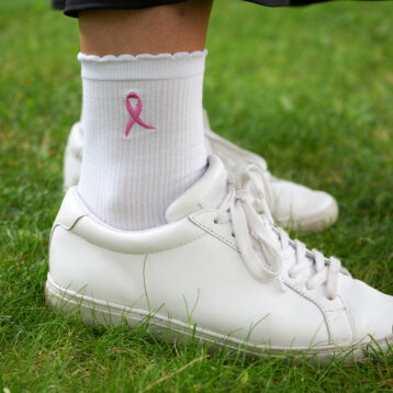 Hvite Rosa sløyfe-sokker med rosa sløyfe og rysjekant